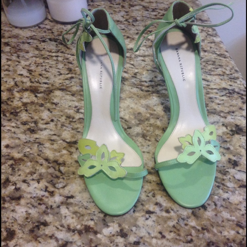 Banana Republic Heeled Sandals NWOT